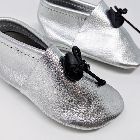 Baby / Toddler Silver Leather Mocassins Size 5, handmade in Morocco - Picture 8 of 8